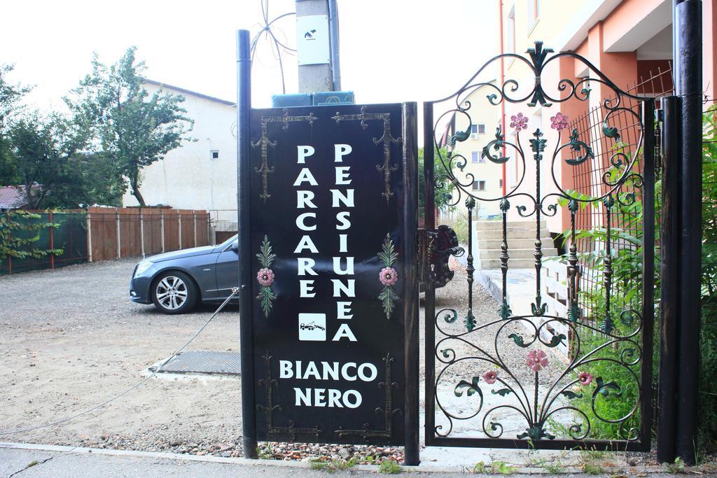 Pensiunea Bianco Nero Timisoara Bagian luar foto