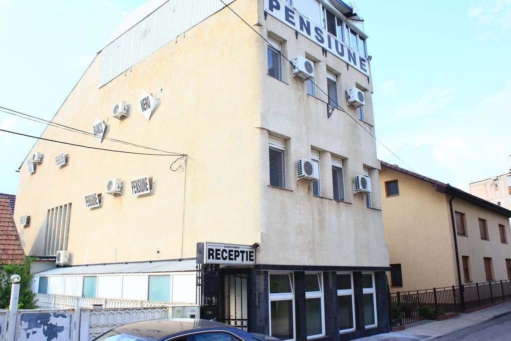 Pensiunea Bianco Nero Timisoara Bagian luar foto