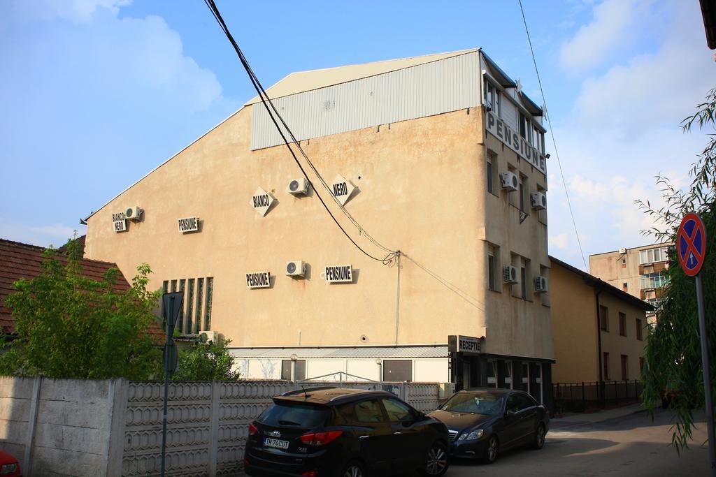 Pensiunea Bianco Nero Timisoara Bagian luar foto